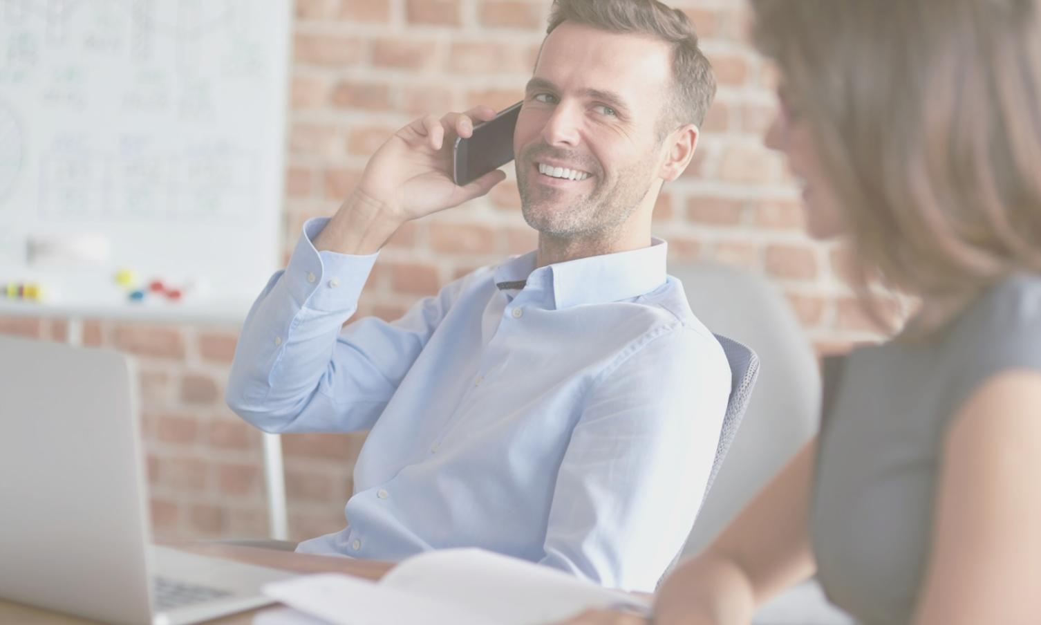 Professionelle Finanzanalyse und Beratungsgespräch